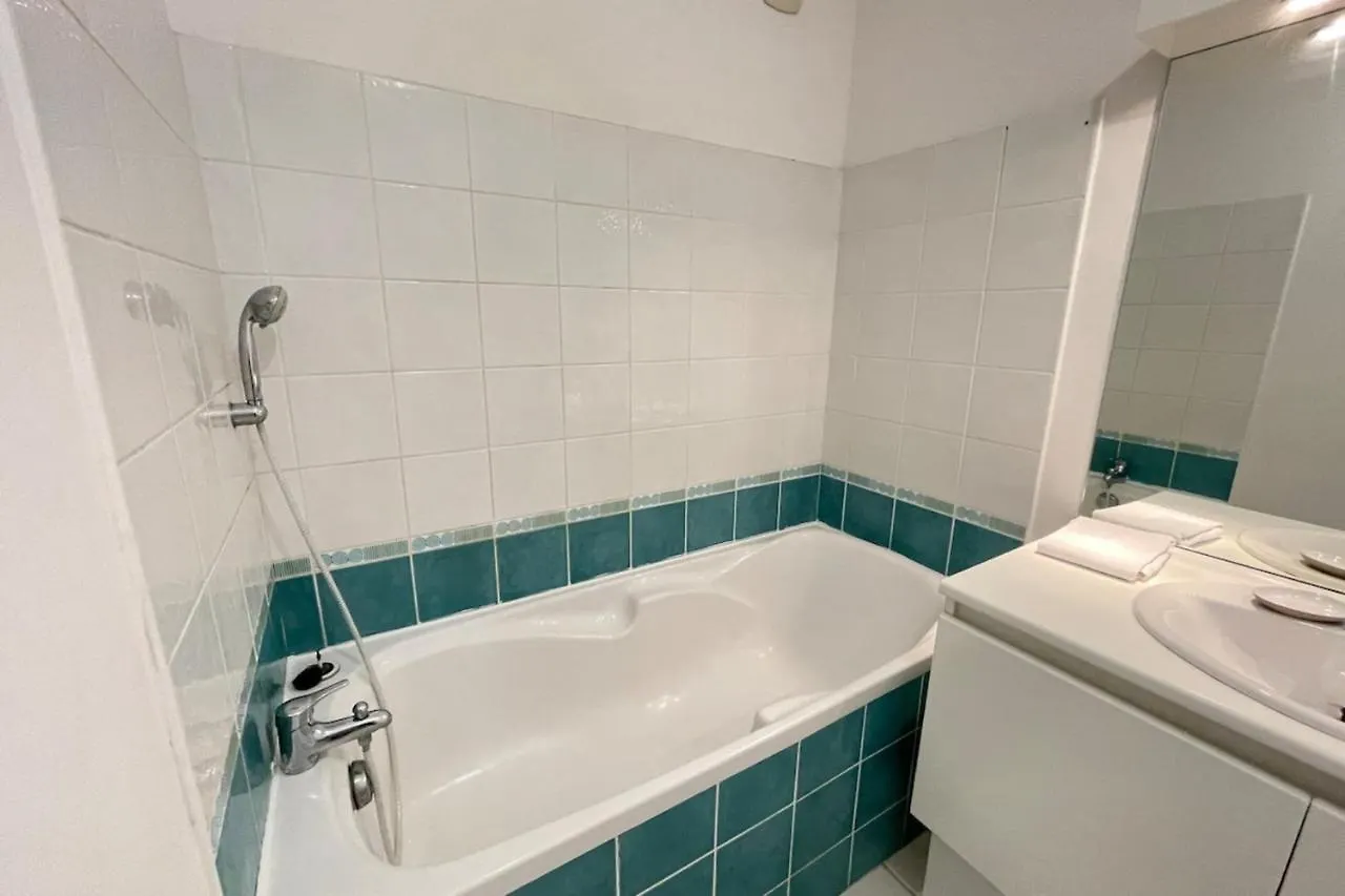 Le Caviste Proche Gare Centre-Ville Wifi-Netflix Marseille Apartment